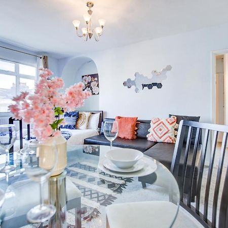 Private Family Apartment, In Victoria Posh Sw1 London Eksteriør billede