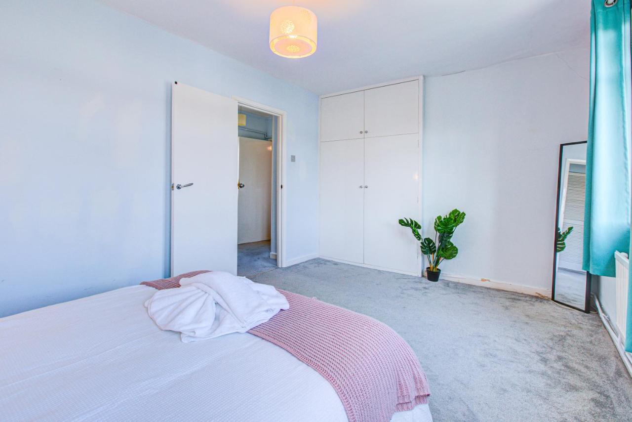 Private Family Apartment, In Victoria Posh Sw1 London Eksteriør billede